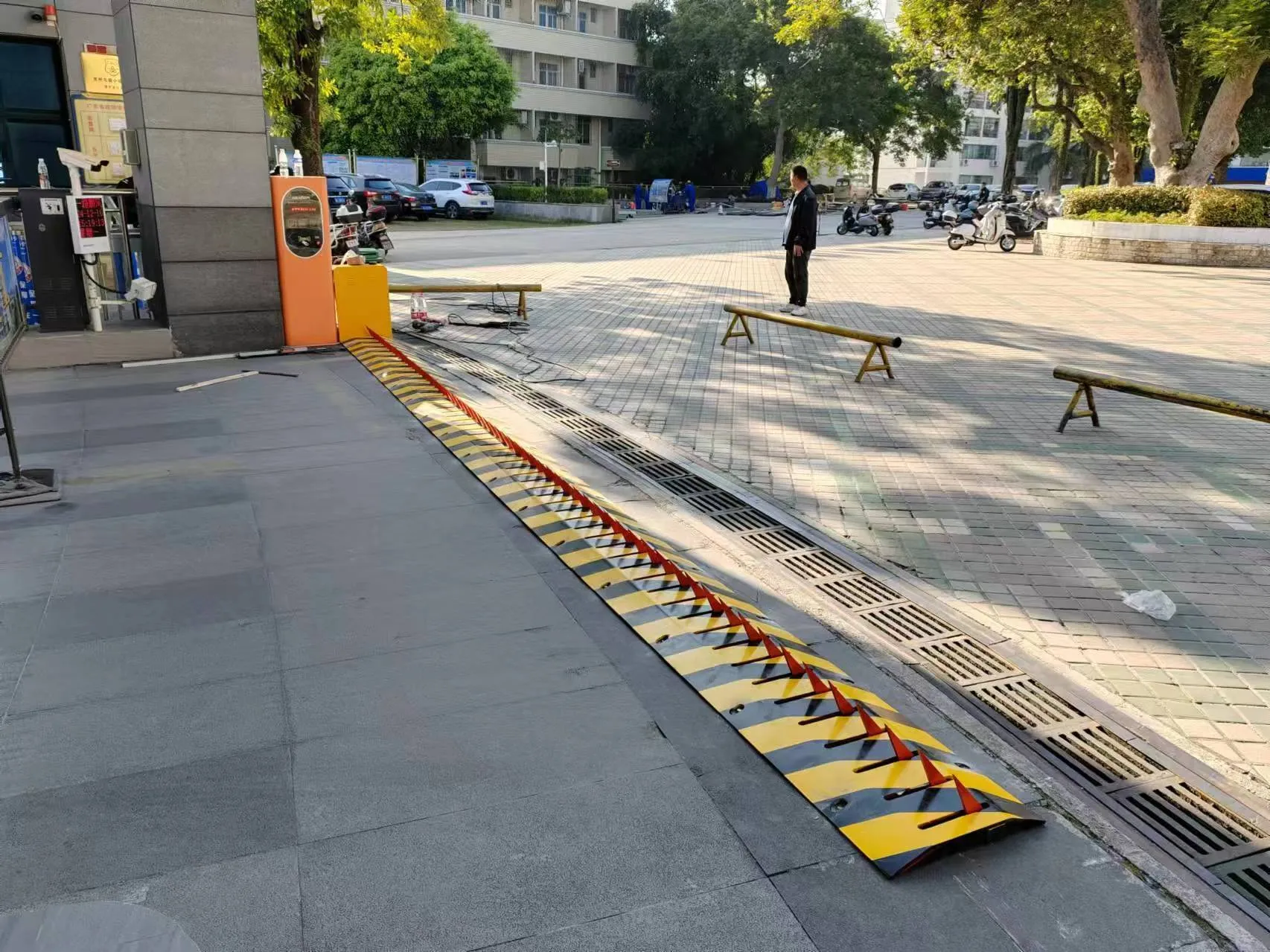 破胎器法院部署实景图,破胎器司法系统应用展示 破胎器在法院的应用案例(图1)