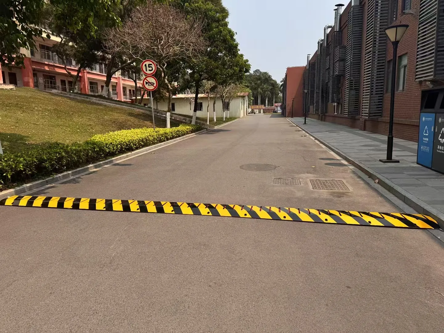 破胎器工作原理图,破胎器应用场景实景图 破胎器是什么_工作原理与应用场景(图1)